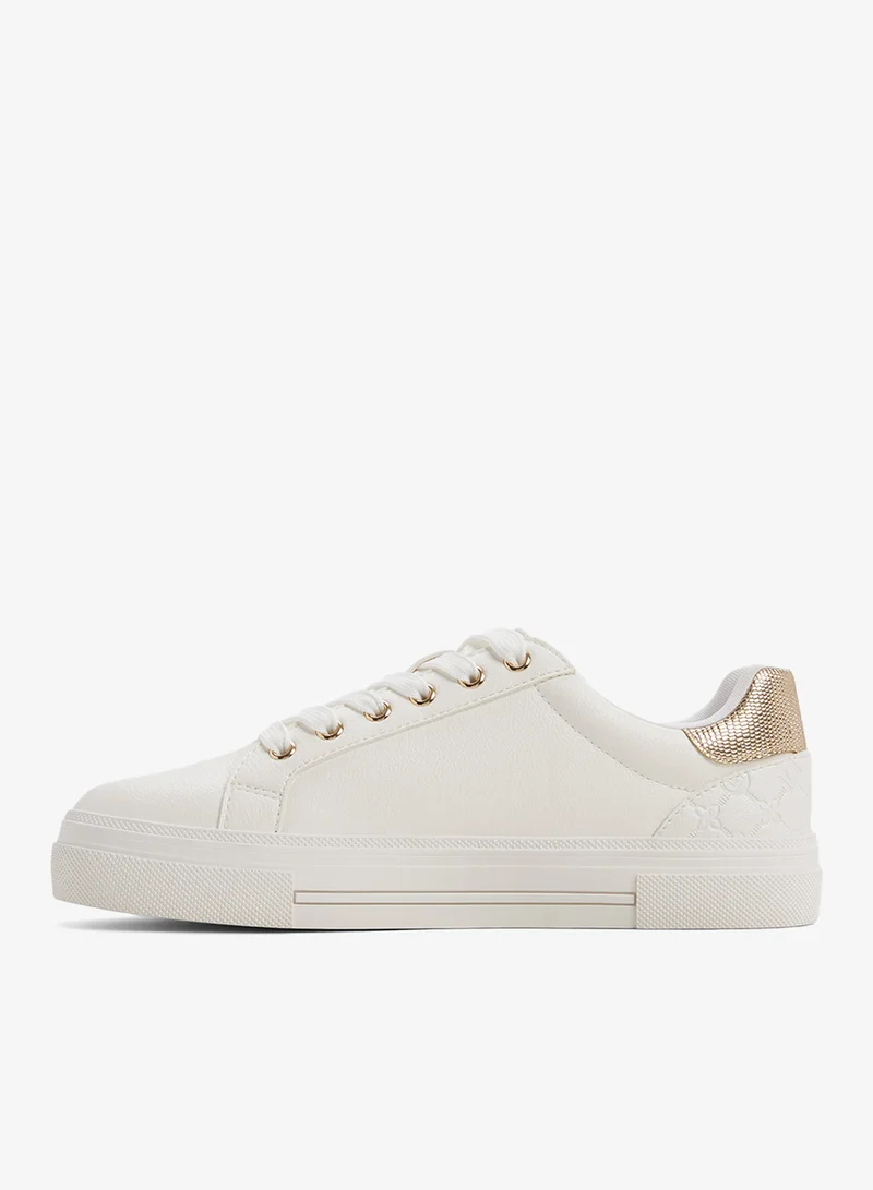 الدو Saddie Low Top Sneakers